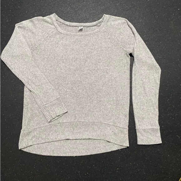 Old Navy Womens Soft Gray Heathered Knit Long Sleeve Pullover Sweater Size Sm - Picture 2 of 6